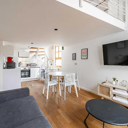 Apartment Large Duplex - Center - 1br4p *