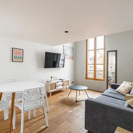 Apartment Large Duplex - Center - 1br4p *