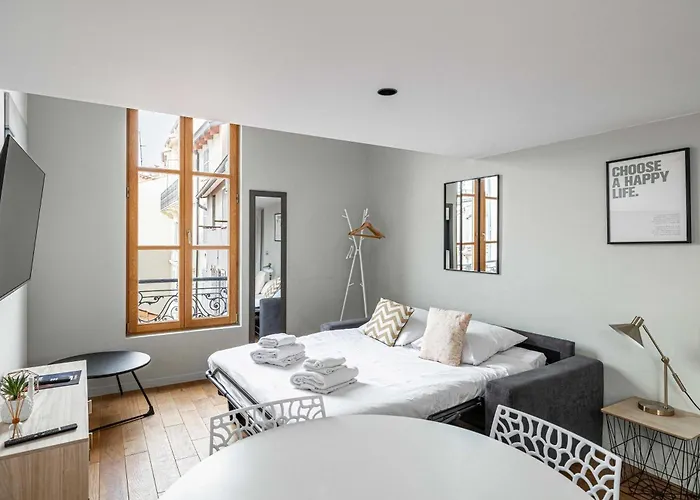 Large Duplex - Center - 1br/4p 戛纳