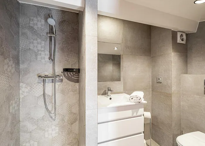 Large Duplex - Center - 1br/4p 2*